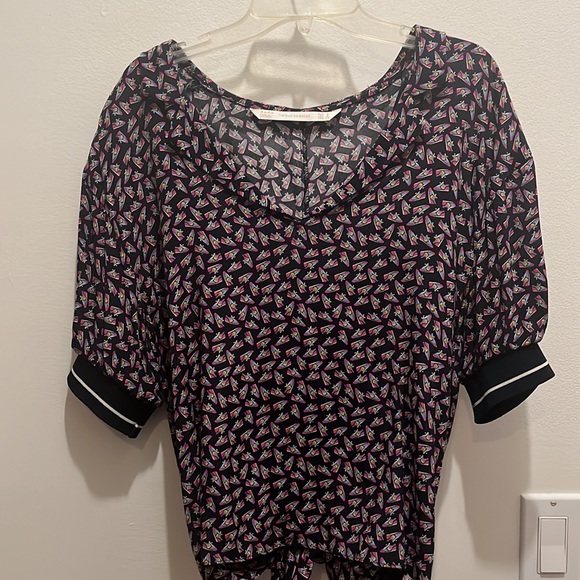 Zara blouse with sneaker design - Picture 2 of 3
